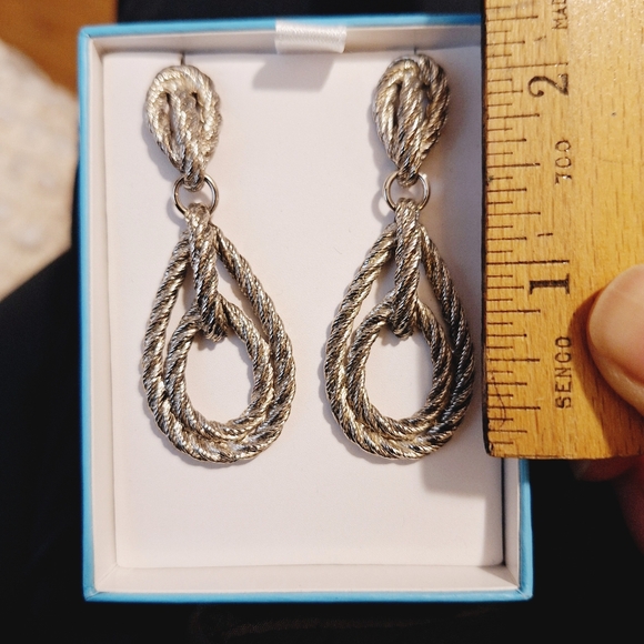 Twisted silver rope dangle earrings - Picture 2 of 7